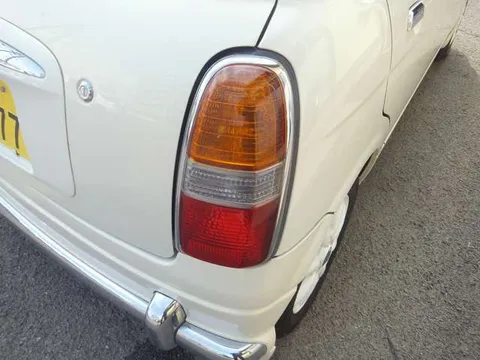 Daihatsu Mira Gino