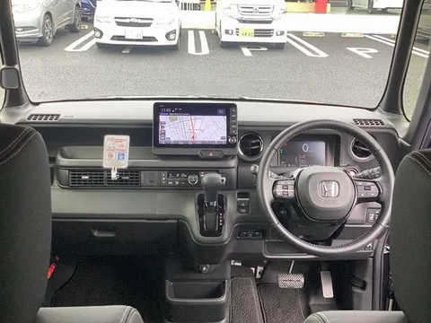 Honda N-BOX Custom