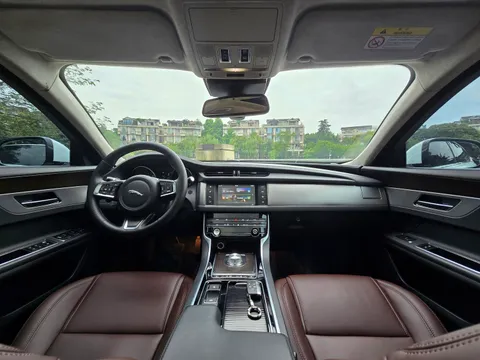 Jaguar XFL