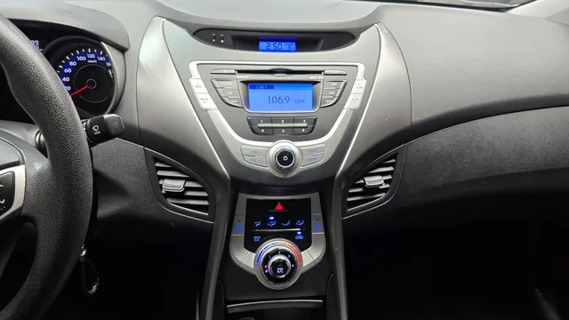 Hyundai Elantra (Avante)