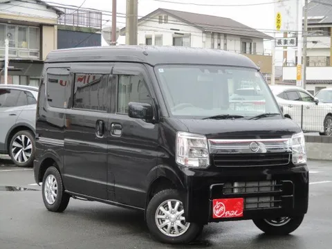Nissan Clipper Van