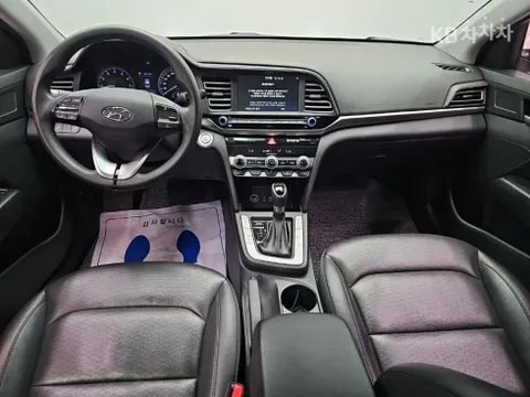 Hyundai Elantra (Avante)