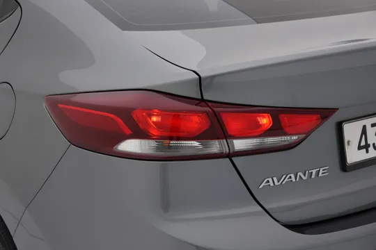 Hyundai Elantra (Avante)