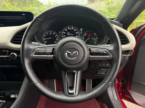 Mazda MAZDA3 Fastback