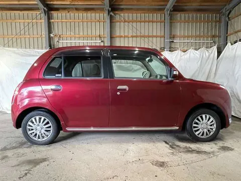 Daihatsu Mira Gino