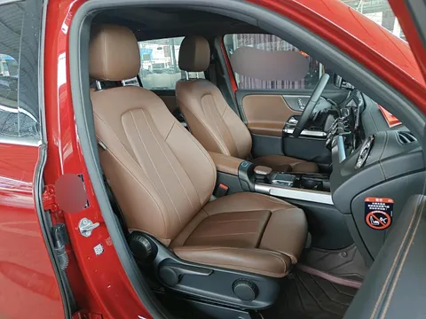 Mercedes-Benz Mercedes-Benz GLB