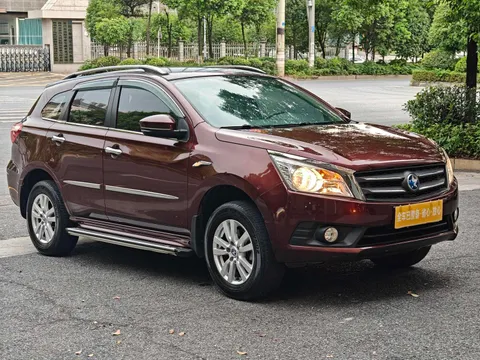 Venucia T70