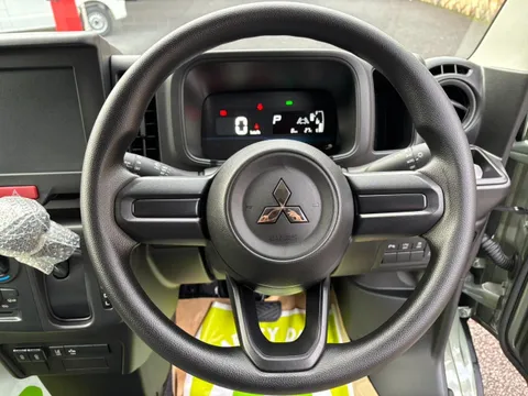 Mitsubishi Minicab Van