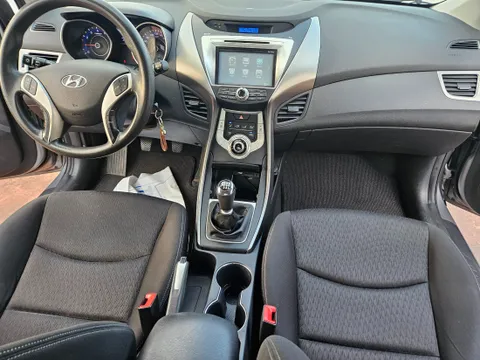 Hyundai Elantra (Avante)
