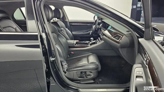 Genesis G90 (EQ900)