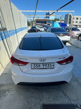 Hyundai Elantra (Avante)