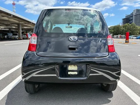 Daihatsu Esse