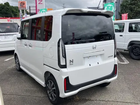 Honda N-BOX Custom