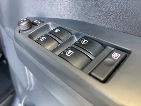 Toyota Pixis Mega