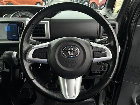 Toyota Pixis Mega