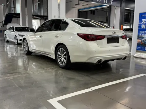Infiniti Q50L