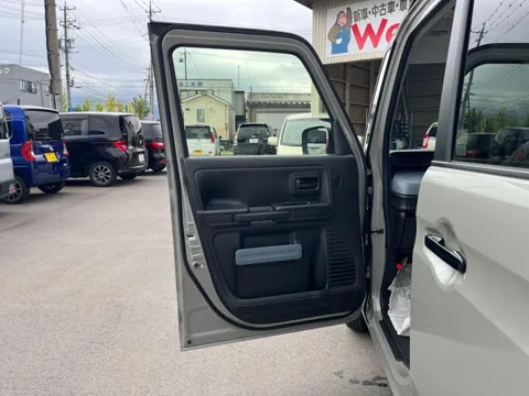 Suzuki Spacia Base