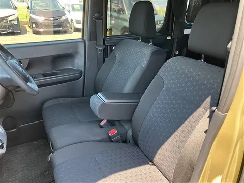 Toyota Pixis Mega