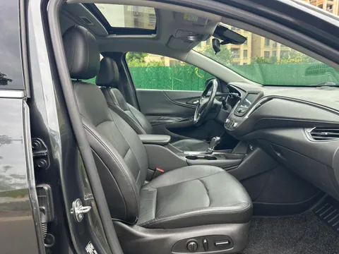 Chevrolet Malibu XL