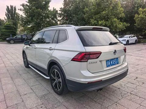Volkswagen Tiguan L