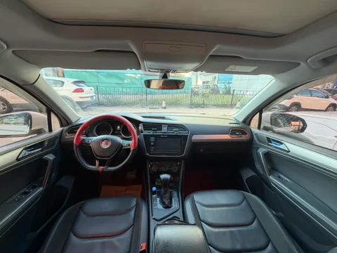 Volkswagen Tiguan L