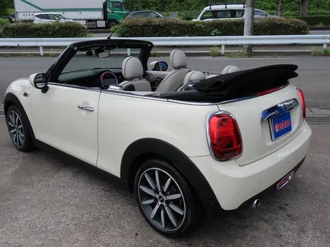 MINI Cooper Convertible