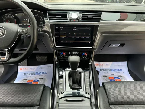 Volkswagen Phideon