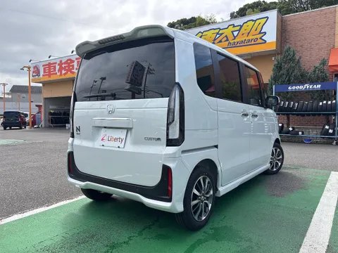 Honda N-BOX Custom