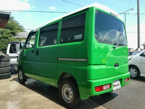 Mitsubishi Minicab Van