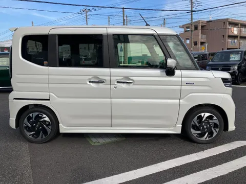 Suzuki Spacia Custom