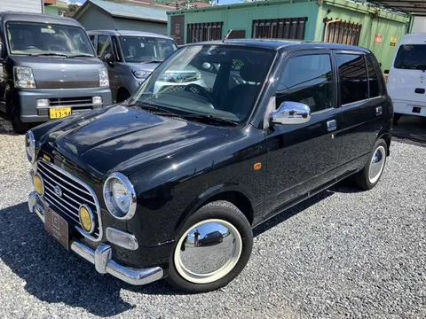 Daihatsu Mira Gino