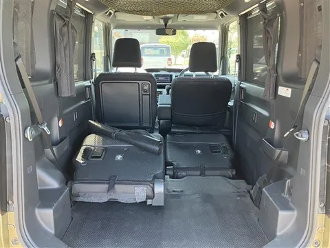 Toyota Pixis Mega