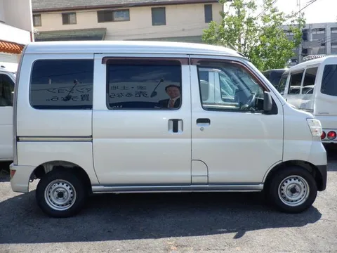 Toyota Pixis Van