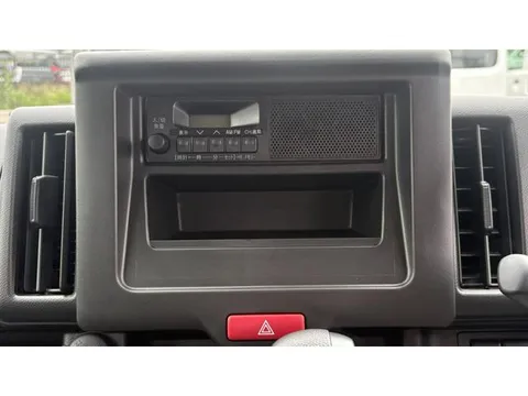 Nissan Clipper Van