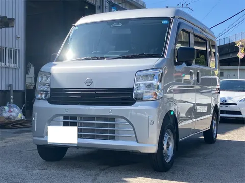 Nissan Clipper Van