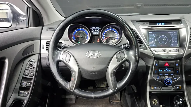 Hyundai Elantra (Avante)