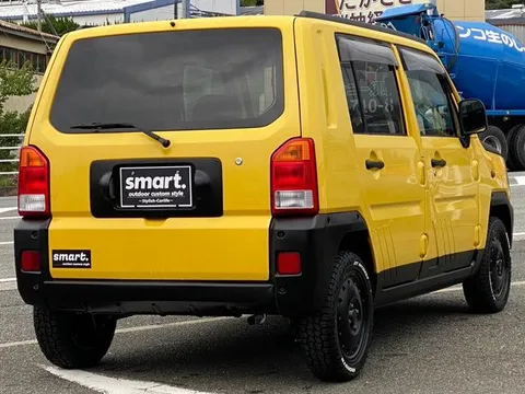 Daihatsu Naked
