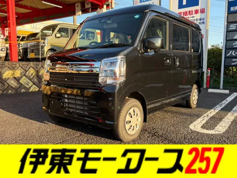 Mitsubishi Minicab Van