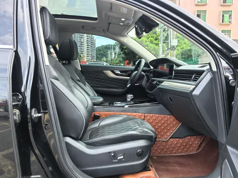 Hongqi HS5