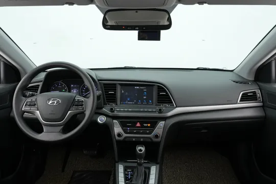 Hyundai Elantra (Avante)