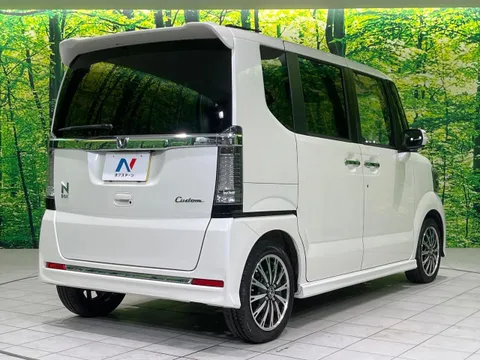 Honda N-BOX Custom