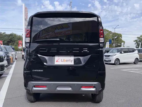 Mitsubishi Delica Mini