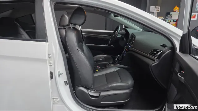 Hyundai Elantra (Avante)