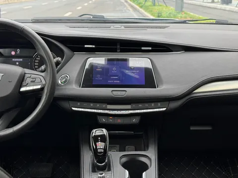 Cadillac XT4