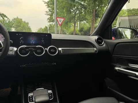 Mercedes-Benz Mercedes-Benz GLB