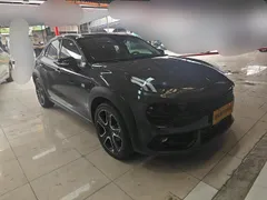 Lynk & Co 02