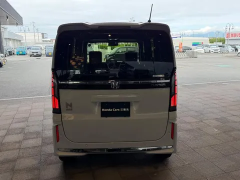 Honda N-BOX Custom