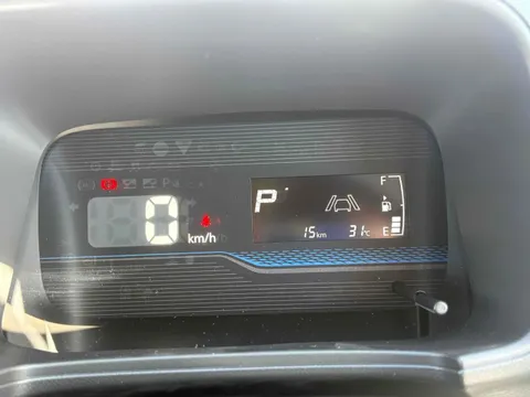 Nissan Clipper Van