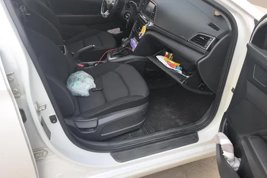 Hyundai Elantra (Avante)