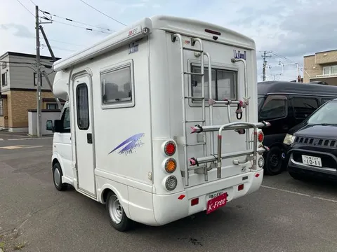 Mazda Scrum Truck